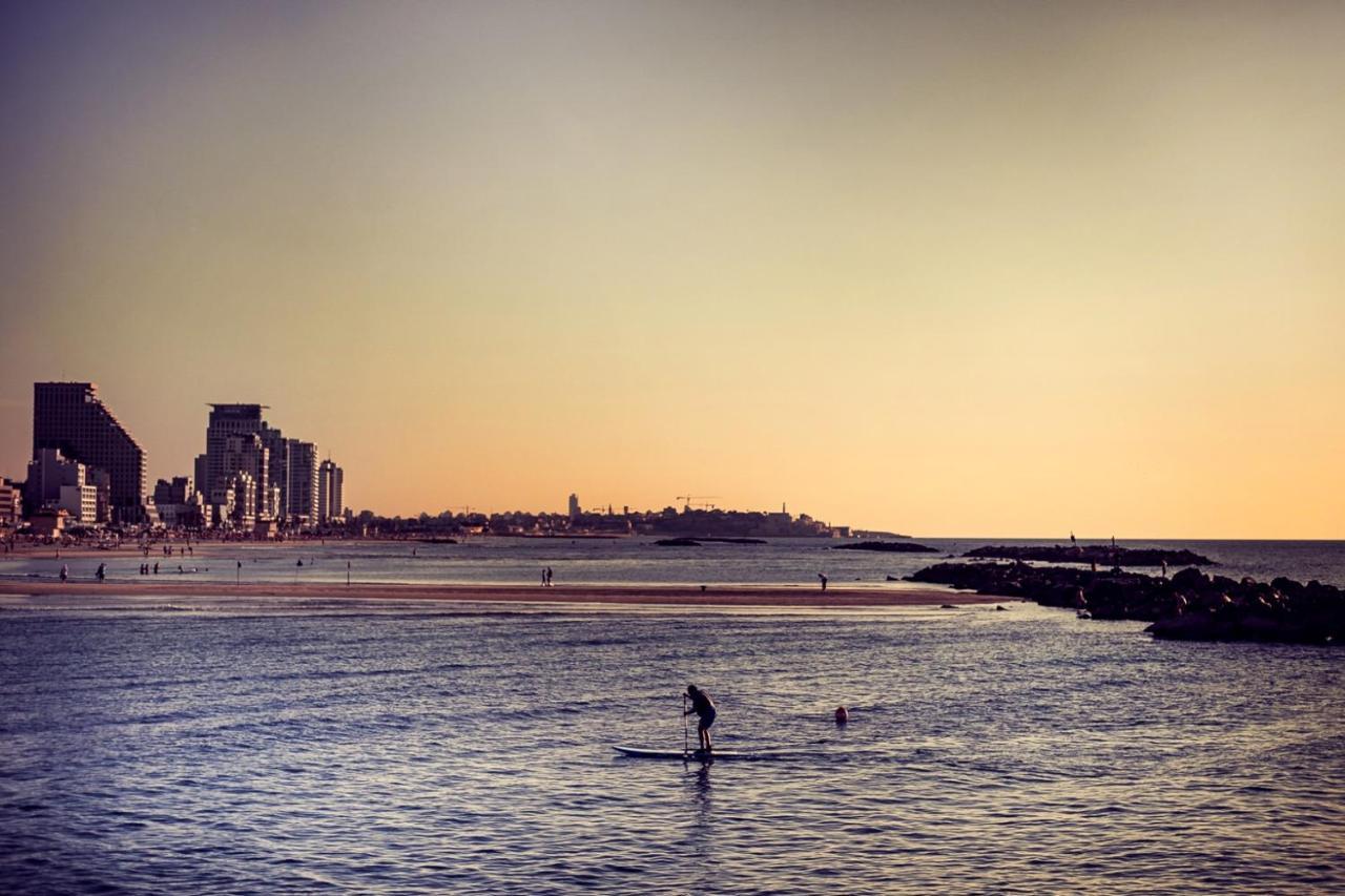 Wom Beach Pod Hotel - A Member Of Brown Hotels テル・アビブ エクステリア 写真