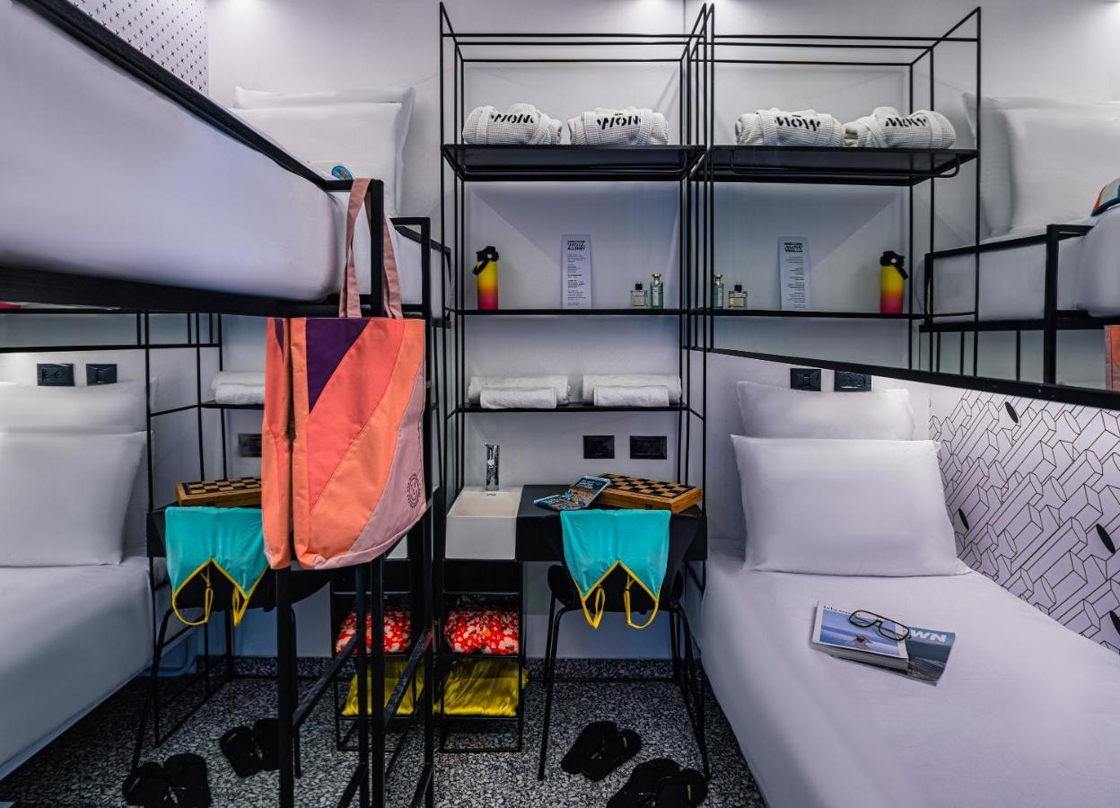 Wom Beach Pod Hotel - A Member Of Brown Hotels テル・アビブ エクステリア 写真