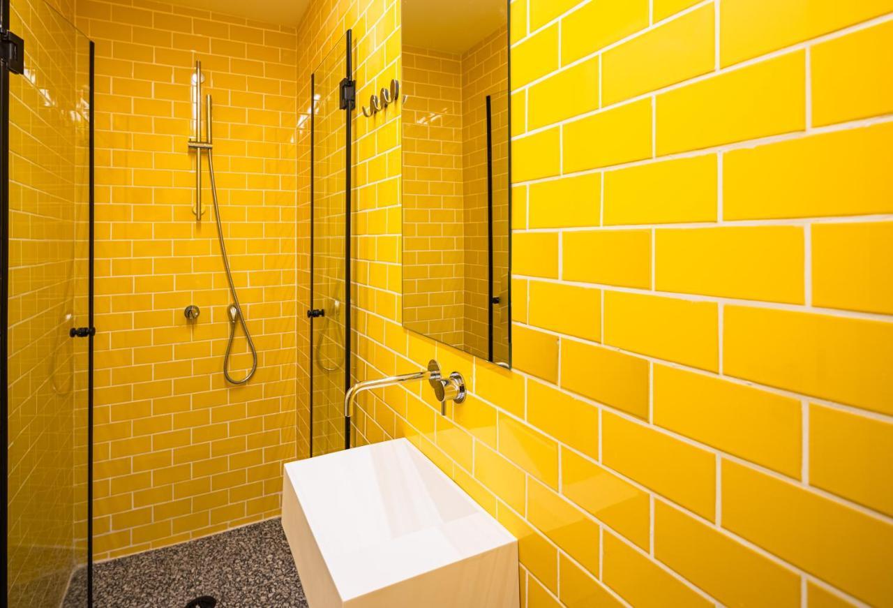 Wom Beach Pod Hotel - A Member Of Brown Hotels テル・アビブ エクステリア 写真