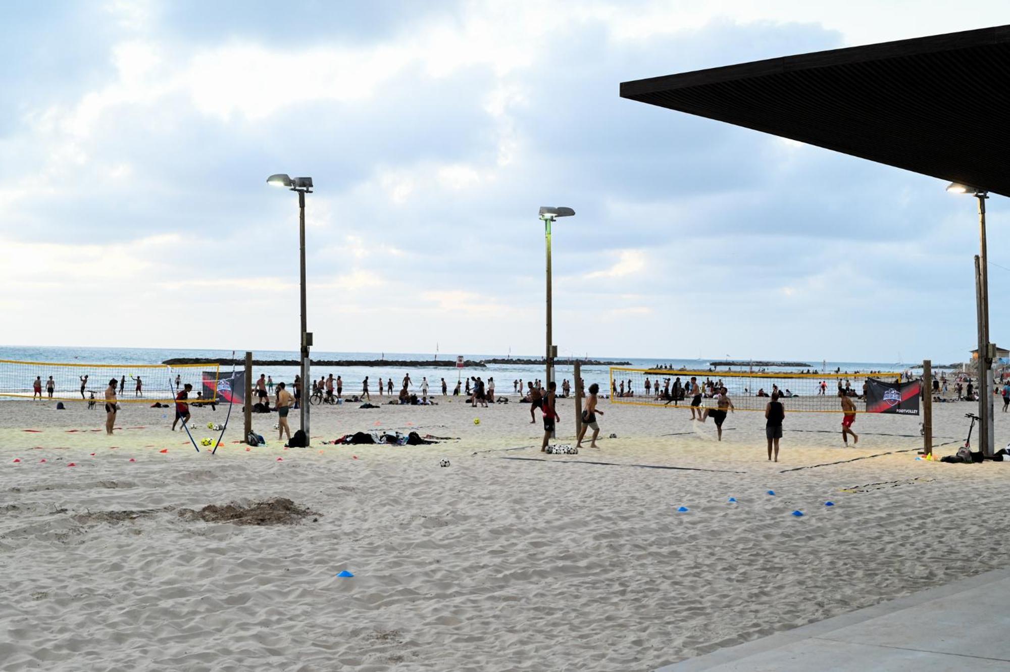 Wom Beach Pod Hotel - A Member Of Brown Hotels テル・アビブ エクステリア 写真